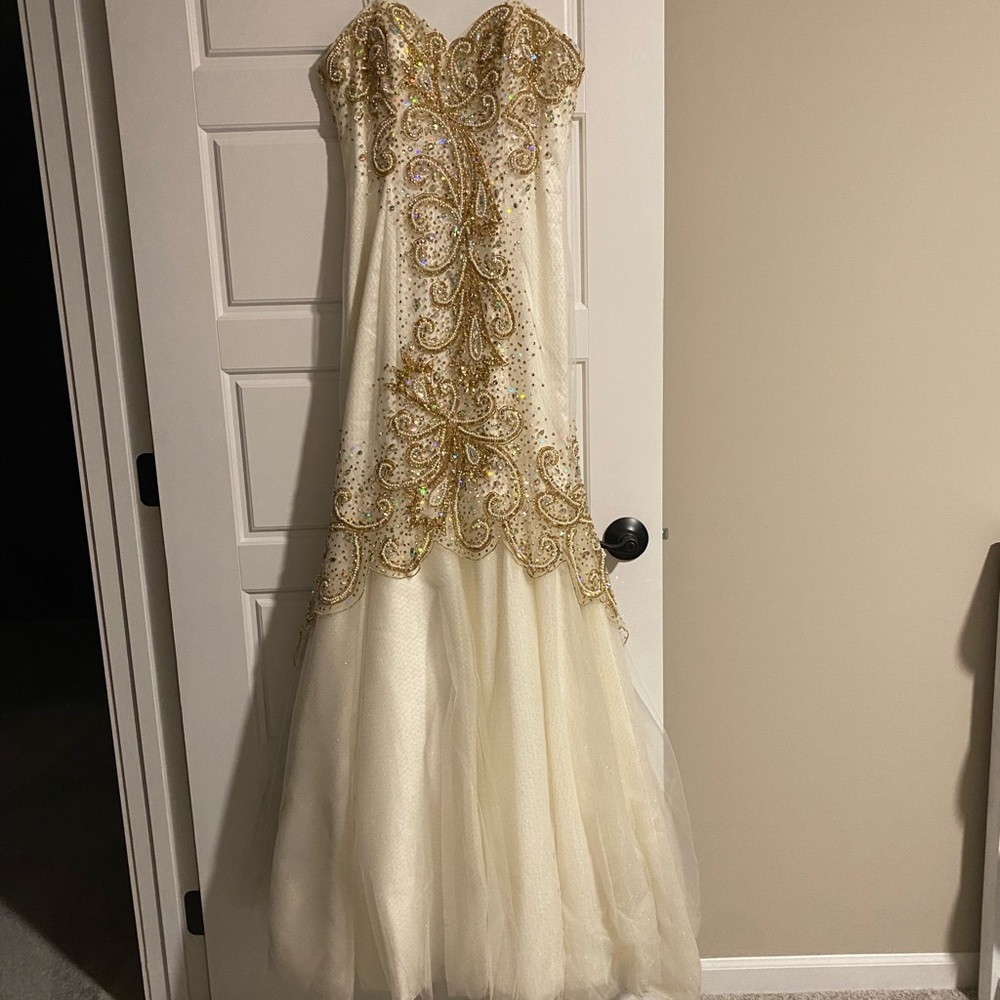 White/cream size 10 mermaid fit Camille La Vie dress with gold and white beading